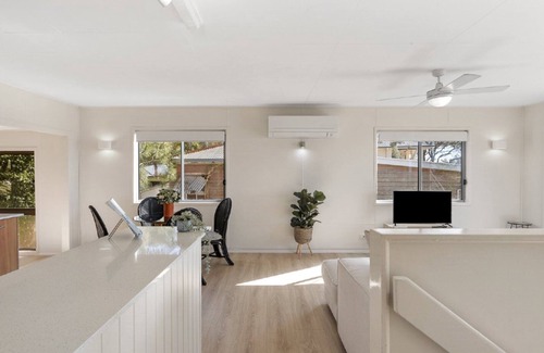 Beachmere Casa | Time to Drift, Time to Reset