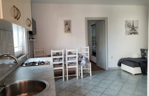 Bogovici Apartamento | Viaje en el tiempo hacia el futuro con este New Haven.