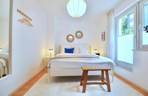 Gemarkung Barmen Apartamento | TIMELESS APARTMENT: FREE PARKING + BALCONY