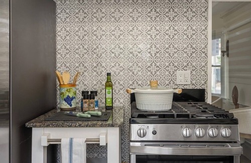 Alamitos Beach Casa | Timeless Charm by the Coast – Vintage Beach Bungalow