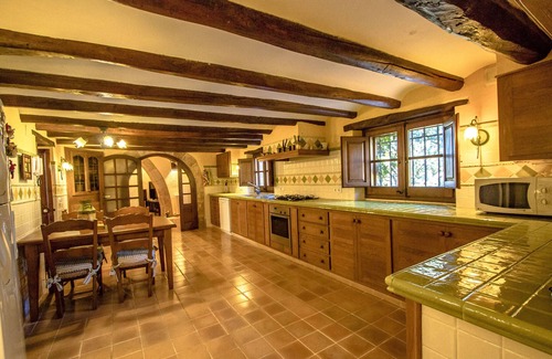 Santa Oliva Villa | Elegancia atemporal cerca de BCN, 14min a la playa