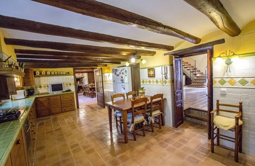 Santa Oliva Villa | Elegancia atemporal cerca de BCN, 14min a la playa