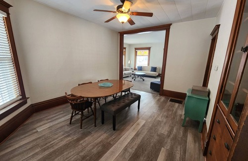 Huntley Apartamento | Timeless Elegance: Victorian 1890, Spacious 1st Floor Apartment.