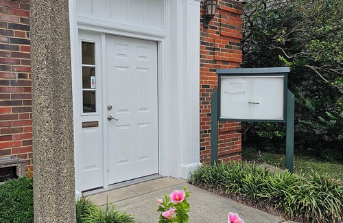 Onancock Casa | Timeless Elegance with Modern Luxury: Historic 6-Bedroom Home-Newly Renovated!