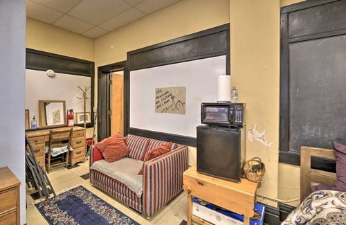 Wilcoe Apartamento | 'Timeless' Gary Studio, ATV Trails On-Site!