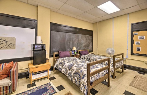 Wilcoe Apartamento | 'Timeless' Gary Studio, ATV Trails On-Site!