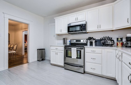 San Angelo Casa | Timeless Getaway in San Angelo! Fully renovated 3BR/2BA 1920s Home