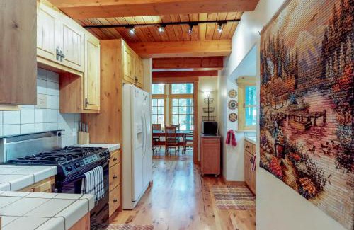 Tahoma Casa | Timeless in Tahoma