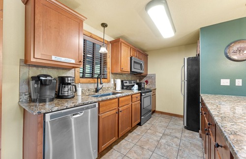 Reeds Spring Cabina | Timeless Memories Lodge 6 Bedroom Cabin by RedAwning