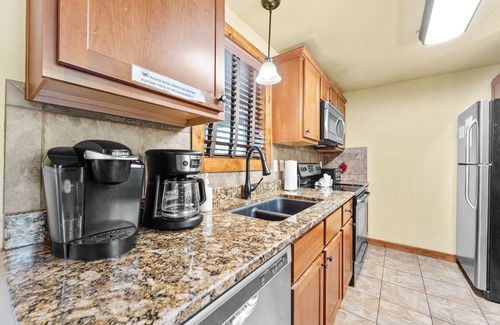Reeds Spring Cabina | Timeless Memories Lodge 6 Bedroom Cabin by RedAwning