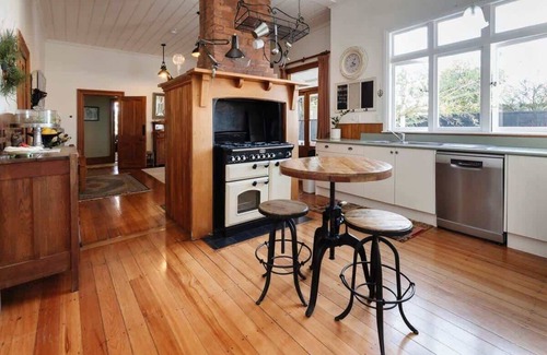 New Plymouth Casa | Timeless Treasure: Family Getaway Home