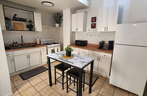 Tremont Apartamento | Timeless Tremont-2 Bdrm near Downtown Cle