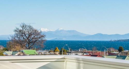 Taupo Casa | Timeout @ Taupo - Lake Views