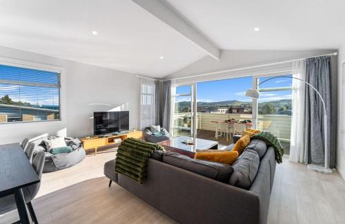 Taupo Casa | Timeout @ Taupo - Lake Views
