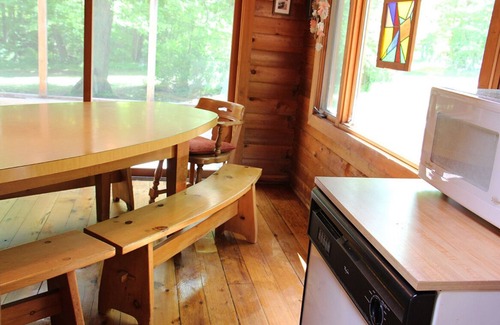 Frontenac Cabaña | Timmerman Island Cottage on Bobs Lake