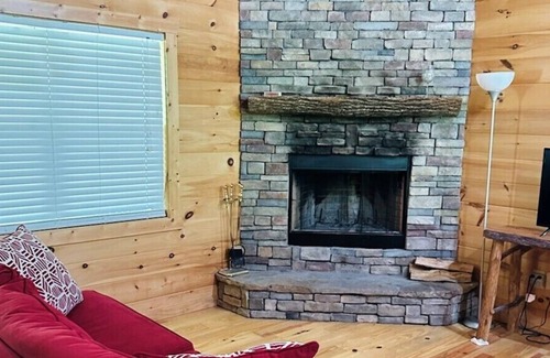 Blairsville Cabina | Timmons Gorgeous Cabin on Nottely River