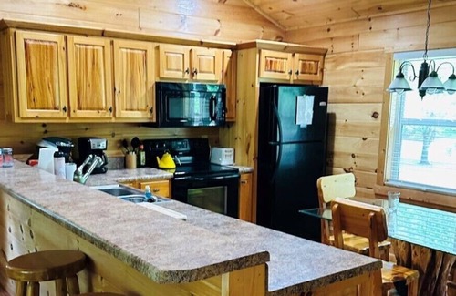 Blairsville Cabina | Timmons Gorgeous Cabin on Nottely River