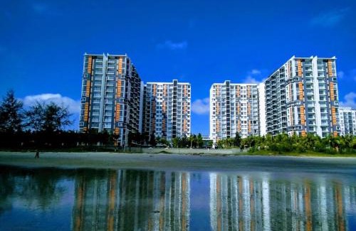 Kuantan Apartamento | Timurbay by Dfamilia, ground floor suite with easy access to the pool and beach