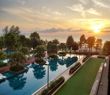 Kuantan Apartamento | Timurbay Seafront Seaview & Poolview Suite with Wi-Fi