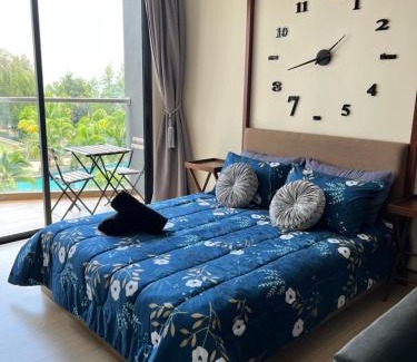 Kuantan Apartamento | Timurbay Seafront Seaview & Poolview Suite with Wi-Fi