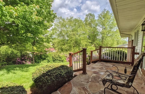 Canton Casa | Tin Cup Hideaway- Comfy Ranch 3BR 2BA, cozy private porch with Hot Tub| Golfing