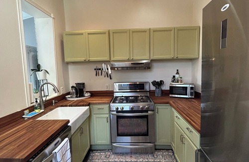 Curtis Park Casa | Tina's Place. A charming 2-bedroom brick house in downtown Denver.