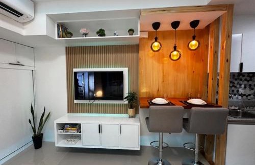 Poblacion District Apartamento | Tinch@Inspiria Cozy Centrally Located Studio Unit with Balcony in the heart of Davao City. Beside Abreeza Mall