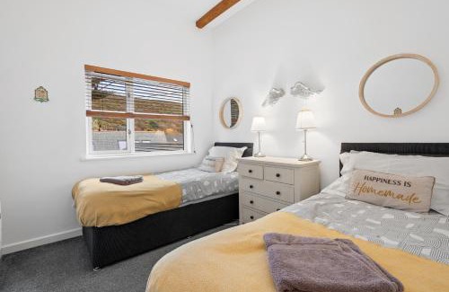 Porthtowan Casa | Tincroft Cottage - high end, luxury living near the beach