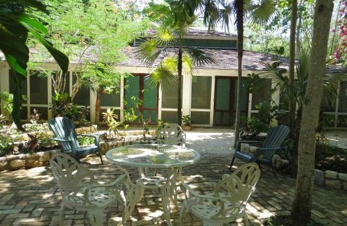 West End Casa | Tingalaya's Retreat