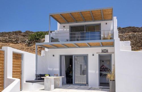 Exomvourgo Villa | Tinian Sunset Villa
