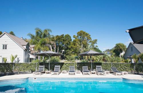 Russell Casa | Tinkerbell Cottage 2-4 Bedroom- Russell Cottages Collection
