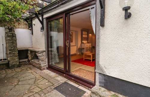 Wraxall Cabaña | TINKLETOD, romantic, character holiday cottage in Nailsea