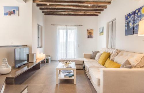 Arnados Apartamento | Tinos Pigeon House by TinosHost