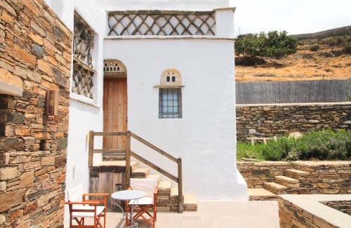 Arnados Apartamento | Tinos Pigeon House by TinosHost
