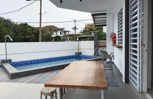 Pasir Pinji Casa | Tints of Green Pool Bungalow-6 Bedroom-Karaoke-BBQ