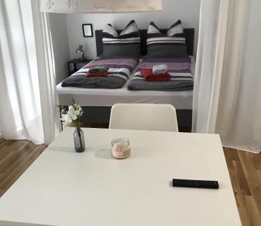 Outer Neustadt Apartamento | Tiny Apartment Spring
