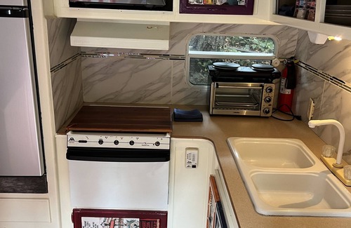 Soquel Apartamento | Tiny Art House in the Santa Cruz Mountains