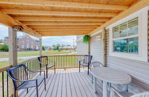 Hendersonville Casa | Tiny Charmer