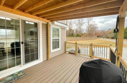 Hendersonville Casa | Tiny Charmer