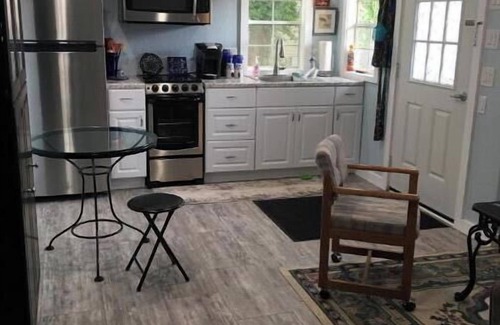 Bakersfield Casa | Tiny Cozy Home in Missouri
