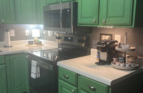Albany Casa | Tiny Farm home on 225 acres. 28 miles from Durant Casino & resort. Pet friendly!
