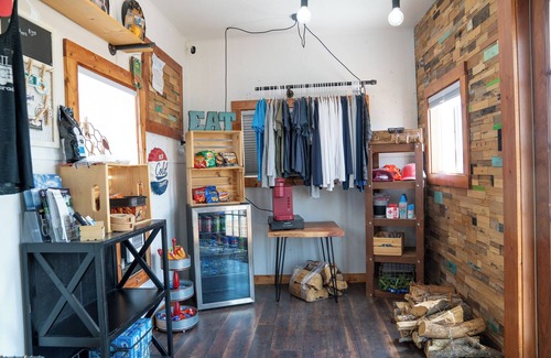 Meeker Casa | Tiny Home built on "Tiny House Nation" with one Queen bed in a loft and twin on main floor. Sleeps: 3