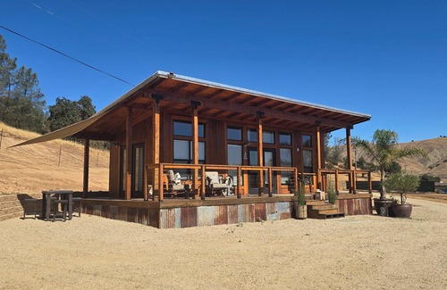 Hollister Cabina | Tiny Home Cabin. Farm animals. National Parks., The Pinnacles & Hollister Hills