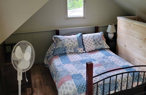 Norland Cabaña | Tiny Home Cozy Cabin in Kawartha Lakes