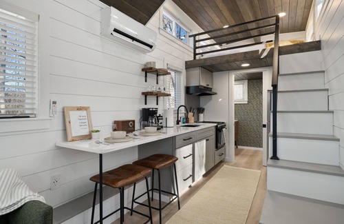 Laurelville Casa | Tiny Home fire pit + hot tub + community game room