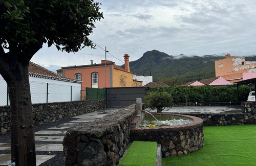 El Paso Casa | Tiny Home 'Gacelita' con vistas a la montaña, terraza privada y Wi-Fi