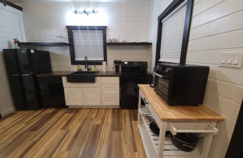 Canyon Lake Apartamento | Tiny Home in Canyon Lake 5 mins to Lake & River, Prime Area, Pet Friendly