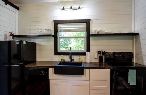 Canyon Lake Apartamento | Tiny Home in Canyon Lake 5 mins to Lake & River, Prime Area, Pet Friendly