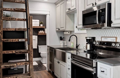 Harrison Casa | Tiny Home in the Ozarks