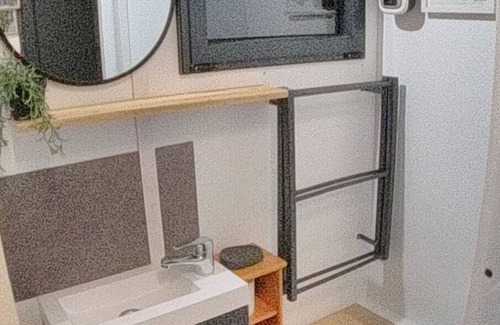 Verbiesles Casa | Tiny Home 'La Charmotte' con terraza privada, Wi-Fi y aire acondicionado